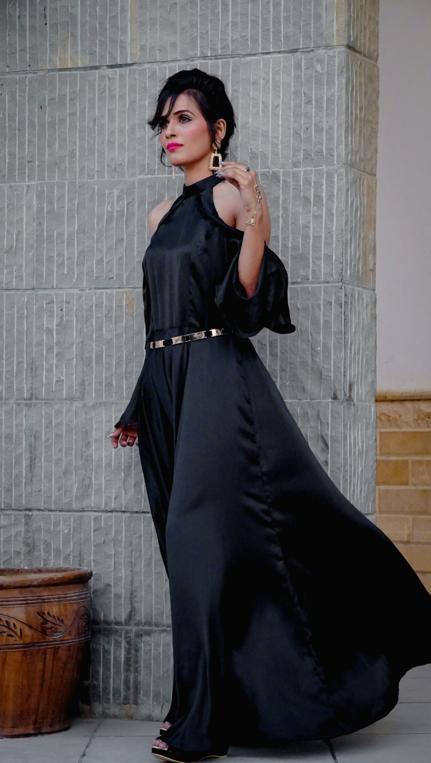 BLACK COLD SHOULDER RUFFLE SLEEVES LONG DRESS