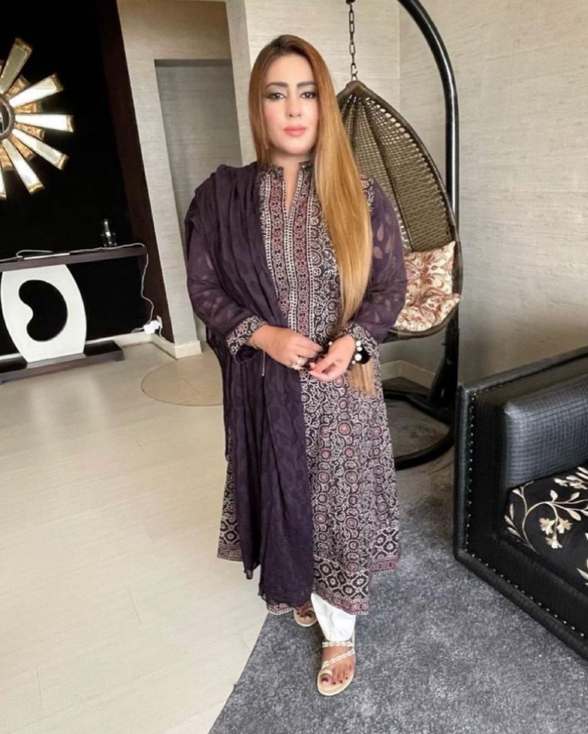 Kalidaar Ajrak Block Print Shirt With Self-print Dupatta And Plain Lenin Shalwar 3-Piece