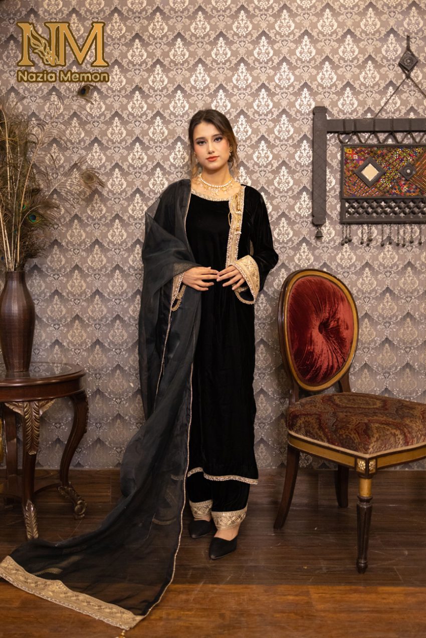 Mawra: Black Velvet Suit With Mirror And Pearl Lace Work-3PC
